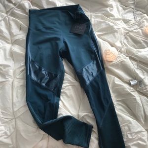 NWT DYI LEGGINGS